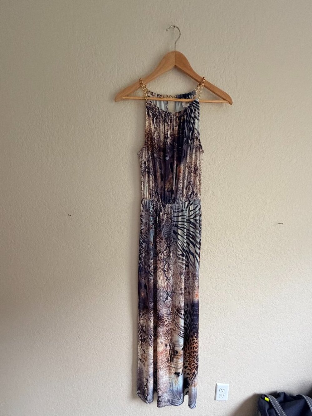 Venus, size M, floor length dress.
